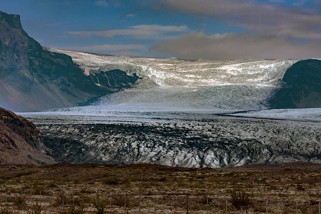 The view to the Svinafellsjökull glacier