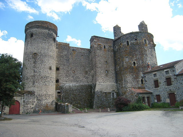 Château de Saint-Vidal (43)