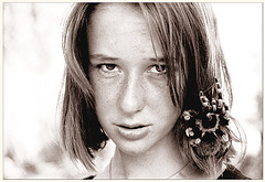 "l'effrontée" :  13 ans      http://desmotsimages.blogspot.fr/search/label/mygales
