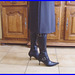 Mon amie M@rie / My friend M@rie - Bottes à talons hauts et jupe longue / High-heeled boots and long skirt  -  Cadre bleu de photofiltre.