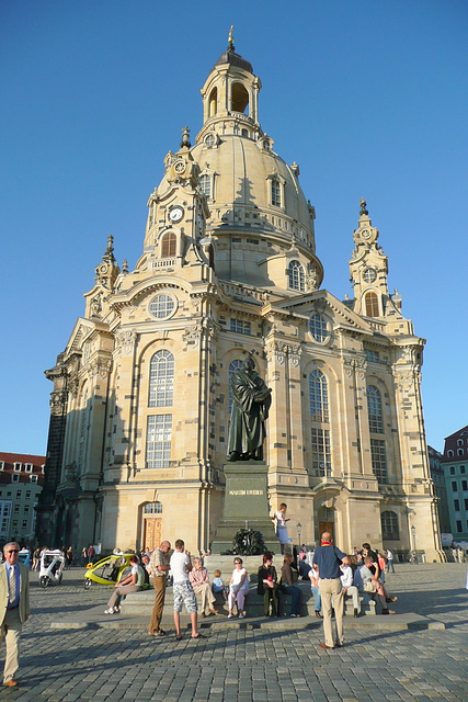 Lutherdenkmal vor der Frauenkirche