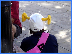 Silly ear hat / Tête excentrique - Disney Horror pictures show - Orlando, Florida- USA / 30 décembre 2006