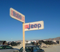 9 O'Clock & Jeep (0562)