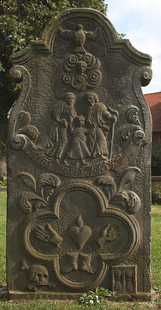barocker  Grabstein  auf    St. Martinus  Kirchhof  in  Borsum/ old gravestone from the baroque time
