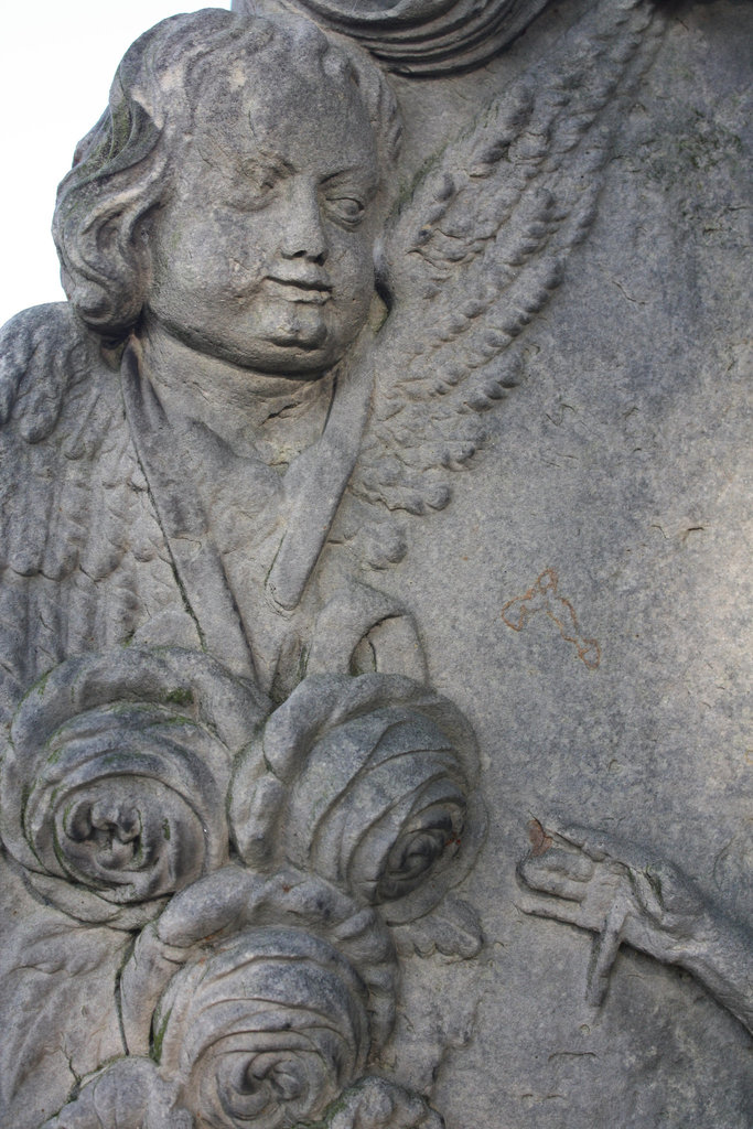 ein Engel des Barock als Grabsteindetail