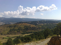 Nubes sobre la sierra de Gúdar (Teruel).