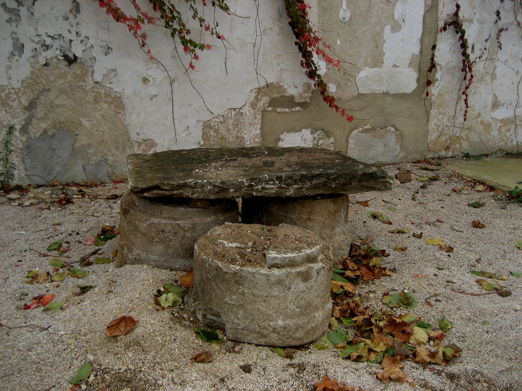 Hunting Ground of Mafra, improvised stone table (5)