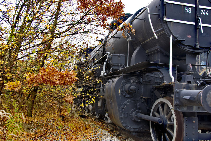 Autumn Locomotive