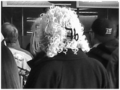 Lady 76 - Chubby black blond Lady  - Jolie Noire en blonde avec chaussures sexy - Schiphol- 19-10-2008 - Black and white  /  Noir et blanc