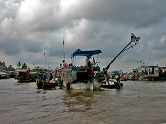 Cái Răng floating market on the Hậu Giang river