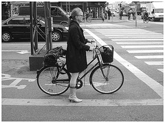 7 store readhead Danish mature Lady biker in colourful pale high-heeled boots - Copenhagen -  20-10-2008 - B & W.