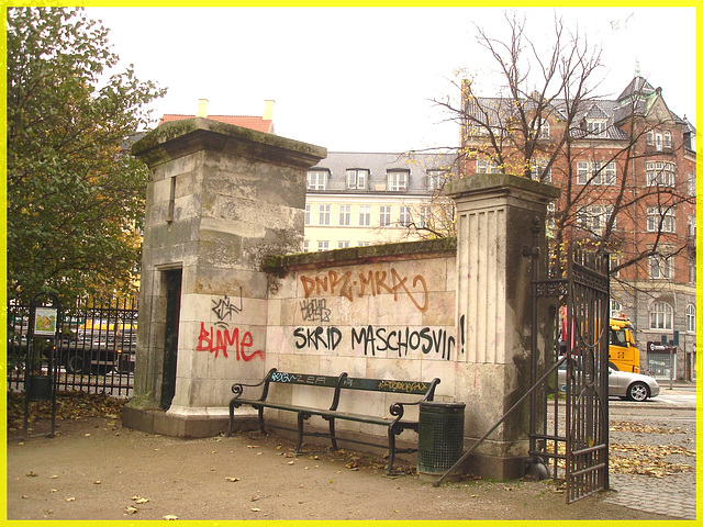 Agressive bench- Banc menaçant- Copenhagen- 20 octobre 2008.