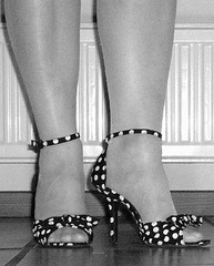 Elsa - Strappy ankle open toe high-heeled sandals -  Talons hauts avec courroies de chevilles - With permission - B & W.