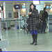 Bottes à talons marteau et collants bleus- Hammer heeled boots and blue tights- Aéroport de Montreal- 18 octobre 2008