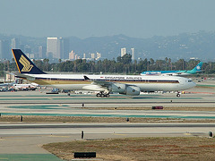 9V-SGE A340-541 Singapore Airlines