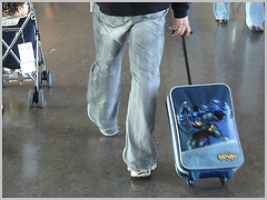 Foufounes masculines en pantalons - Masculine mature butt - Aéroport de Montréal.