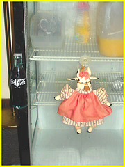 Coca-Cola, jus d'orange et poupée / Coke, orange juice and doll  - Killington Pico Motor Inn.  Killington, Vermont- USA. August 7th 2008.