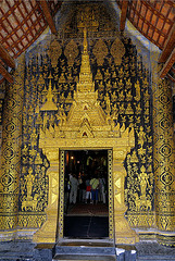 Entrance door to the sim of Wat Xieng Thong