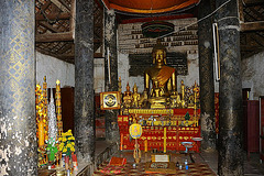 Buddha image in the Wat Pak Ou