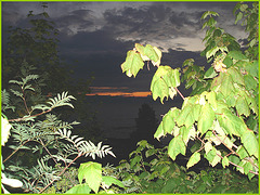 Coucher de soleil- Sunset - Domaine des cygnes - St-Jean-Port-Joli - Quebec, CANADA / 21 juillet 2005.