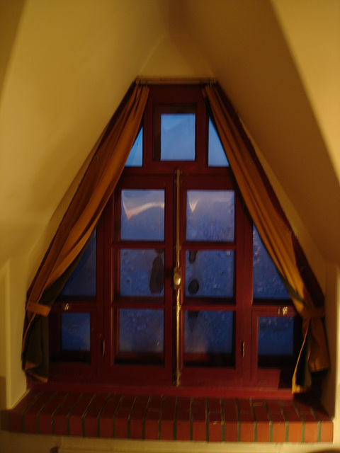 Room's window  -  Fenêtre de chambre /  Abbaye de St-Benoit-du lac au Québec  - 7-02-2009 - Photo originale