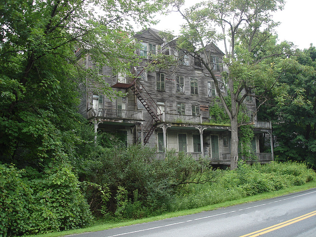 Living haunted mansion -  Maison hantée et habitée - Bennington- Vermont- USA / 6 août 2008.