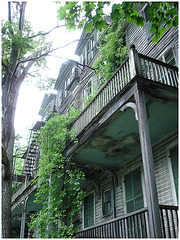 Living haunted mansion / Maison hantée et habitée - Bennington, Vermont. USA /  6 août 2008.