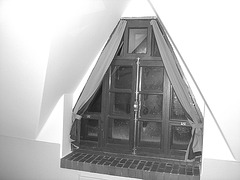 Room's window  -  Fenêtre de chambre /  Abbaye de St-Benoit-du lac au Québec  - 7-02-2009  -  B & W