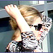 Blonde léopardienne en bottes à talons hauts et verres fumés-  Leopard blond mature with sunglasses and high-heeled Boots- Aéroport de Montréal PET- Montreal PET airport