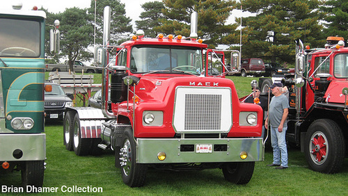 Ipernity Mack r model day cab gerhart show lititz pa 10 12 03 By 