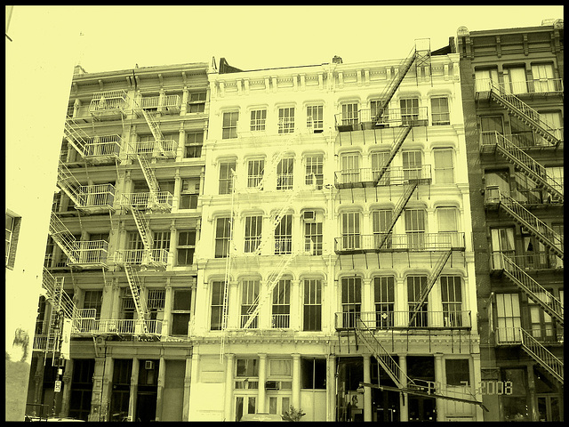 Windows & fire escapes- Fenêtres et escaliers de secours. Photofiltre - Photo à l'ancienne- Vintage effect.