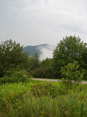 Green mountains clouds - Nuages de montagnes /Road 7
