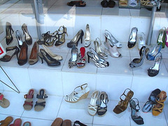 Lèche-vitrine podoérotique- Window store shoes display - Toronto, Canada. July 2007.