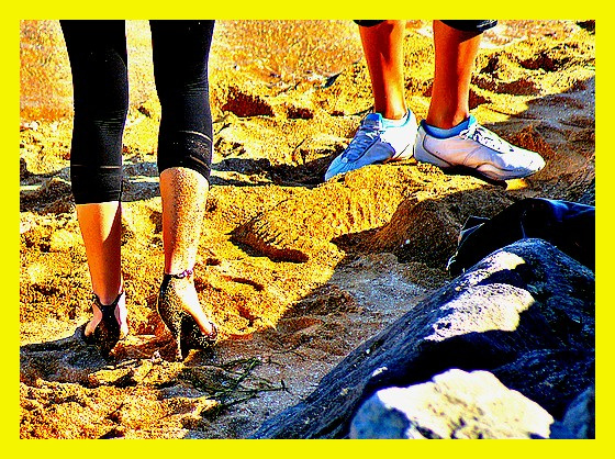 Ester's sandy dancing heels candid shot -  Dancing in the sand in high heels - Talons hauts dansant dans le sable - Photofiltered by myself / Photofiltrée par moi-même.