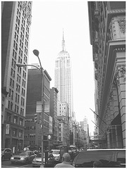 New-York city - Entre gratte-cieux / In between skyscraper - Noir et blanc / 19 juillet 2008.