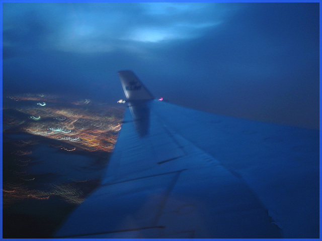 Sky colours / Couleurs de ciel - Vol  / Flight Amsterdam - Montréal - 12 Nov 2007 .