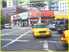 Yellow cab on canal street - Légendaire taxi jaune sur Canal street