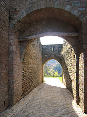 Brancion village médiéval - la porte du village