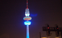 Fernsehturm in Blau