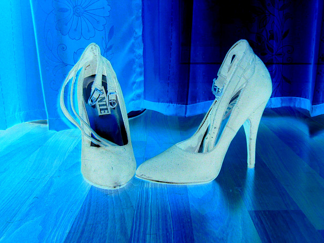 Elsa's friend high heels shoes  -  Negative effect / Effet de négatif -  Janvier 2009 .