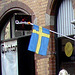 Façade et drapeau / Quinton flag façade.