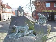 Karl Gustaf Jonsson sculpture 1986 /  Laholm  /  Suède - Sweden.  25 octobre 2008