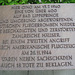 Gedenkplatte an die Bombenangriffe am 15.7.1940 und 26.11.1944