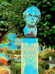 La tête de Carl !  Carl Adolph Agardh head statue- Båstad.  Suède - Sweden.   21-10-2008 Carl Adolph Agardh - Postérisé avec touche de bleu.