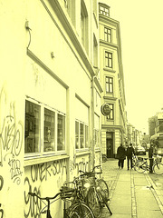 Graffitis Cykler et vélos / Cykler graffitis and bikes -  Copenhague  /   20-10-2008- Photofiltre- Photo ancienne.