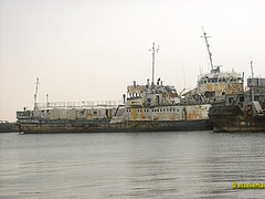 Abgewrackte Schiffe auf dem Baikalsee