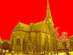 Église de Helsingborg, Suède . 22 octobre 2008 -  Sépia et ciel rouge vif