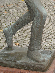 Sculpture d'un joueur de tennis / Tennisman sculpture.  Båstad - JEU DE PIEDS