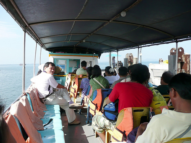 Ferry from Si Racha to Ko Si Chang