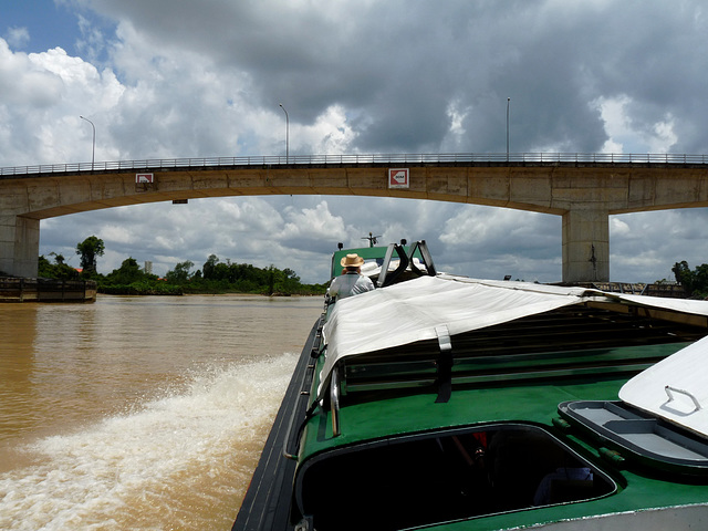 'Pandaw Adventurer' Approaching the Igan River Bridge